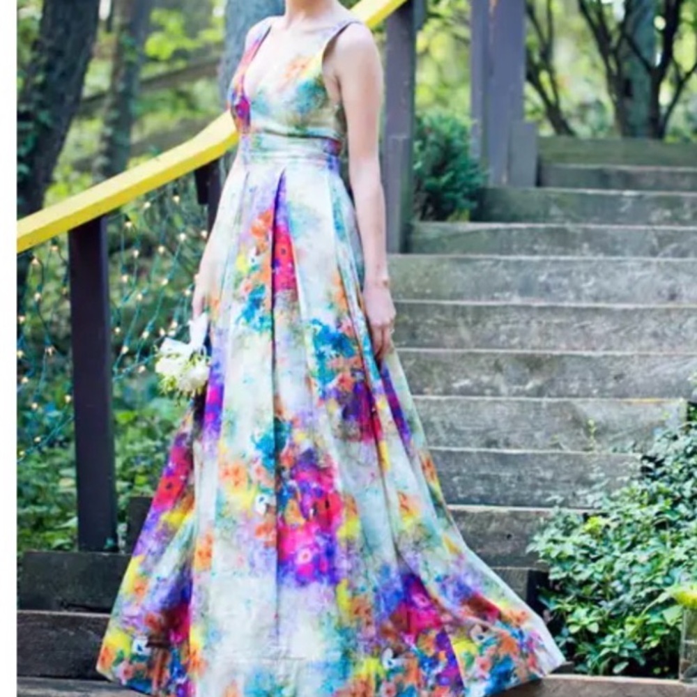 Alice and Olivia Chantal gown in Monet size 10